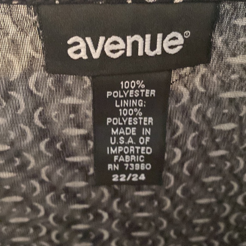 Avenue Blouse - Picture 2 of 5